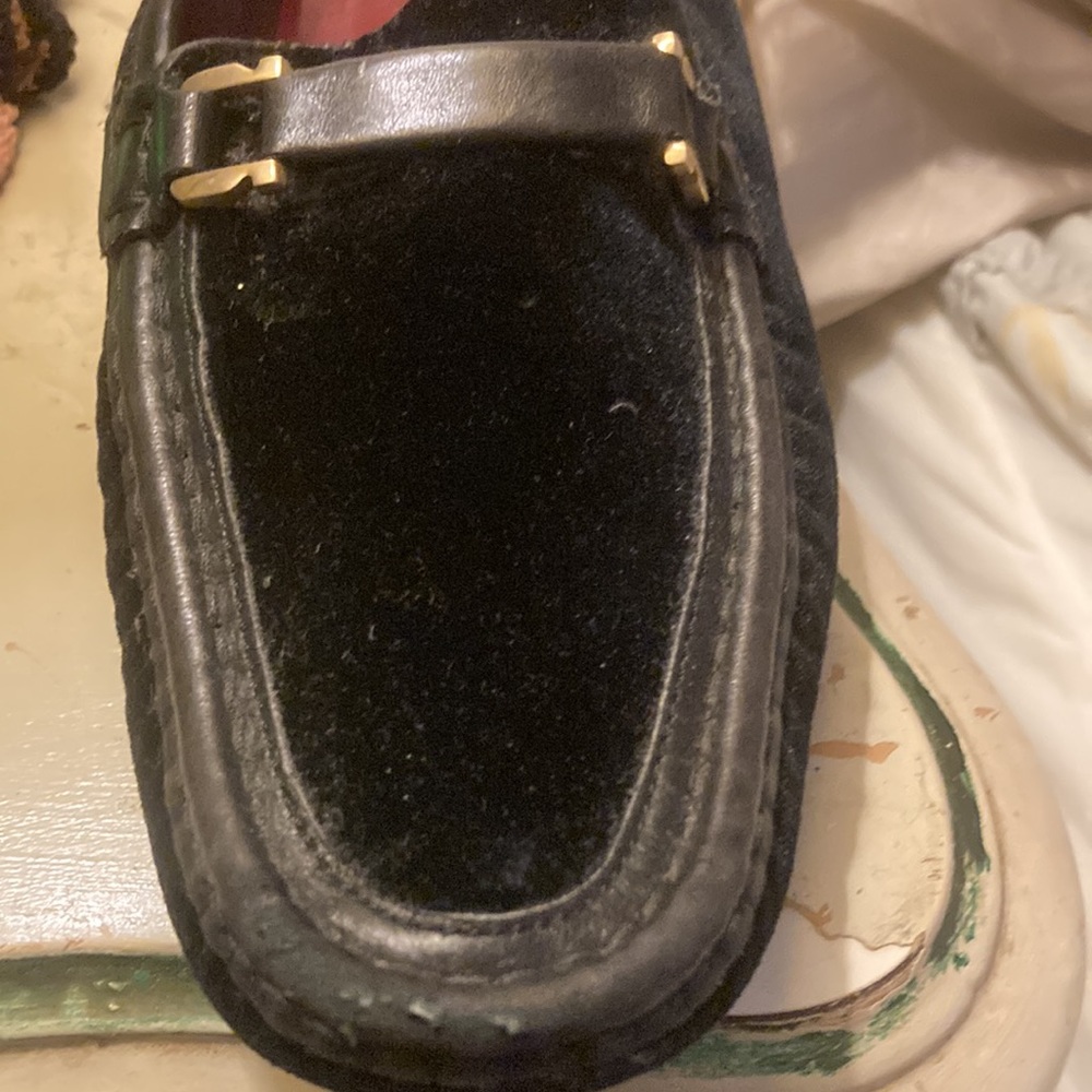 Salvatore Ferragamo Sports Black Suede flats  size 7.5, heels 1 inch - Picture 4 of 4